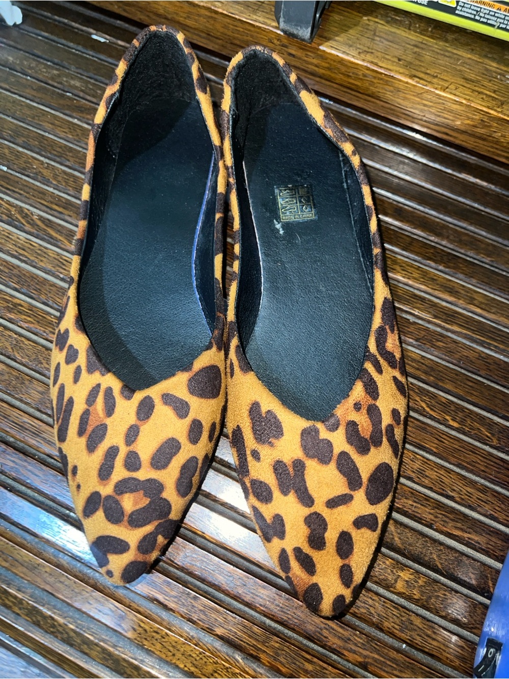 Leopard Print Pointed Toe Flats - Brown/Black